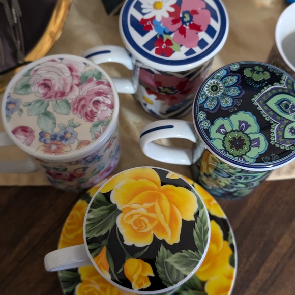 Pastel floral tea infuser mug with lid and strainer - Picture 6 of 8